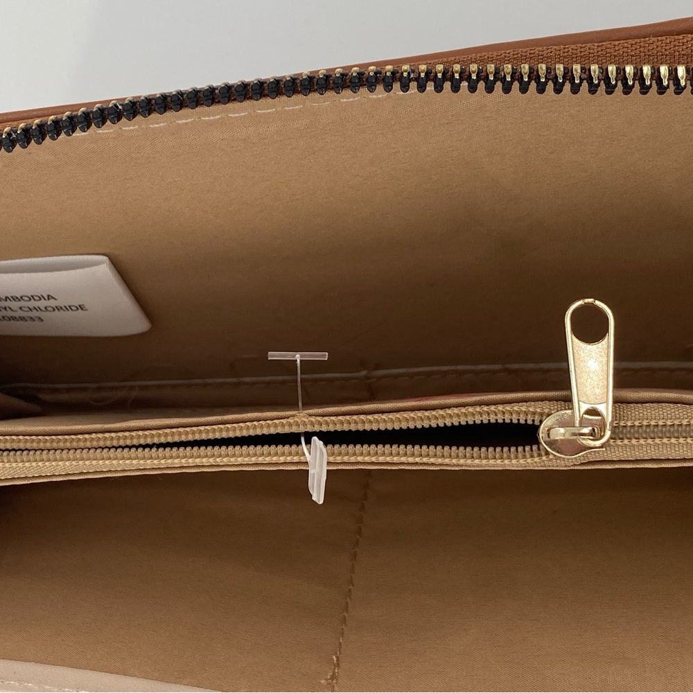 Jones New York Signature Wallet - Picture 6 of 8